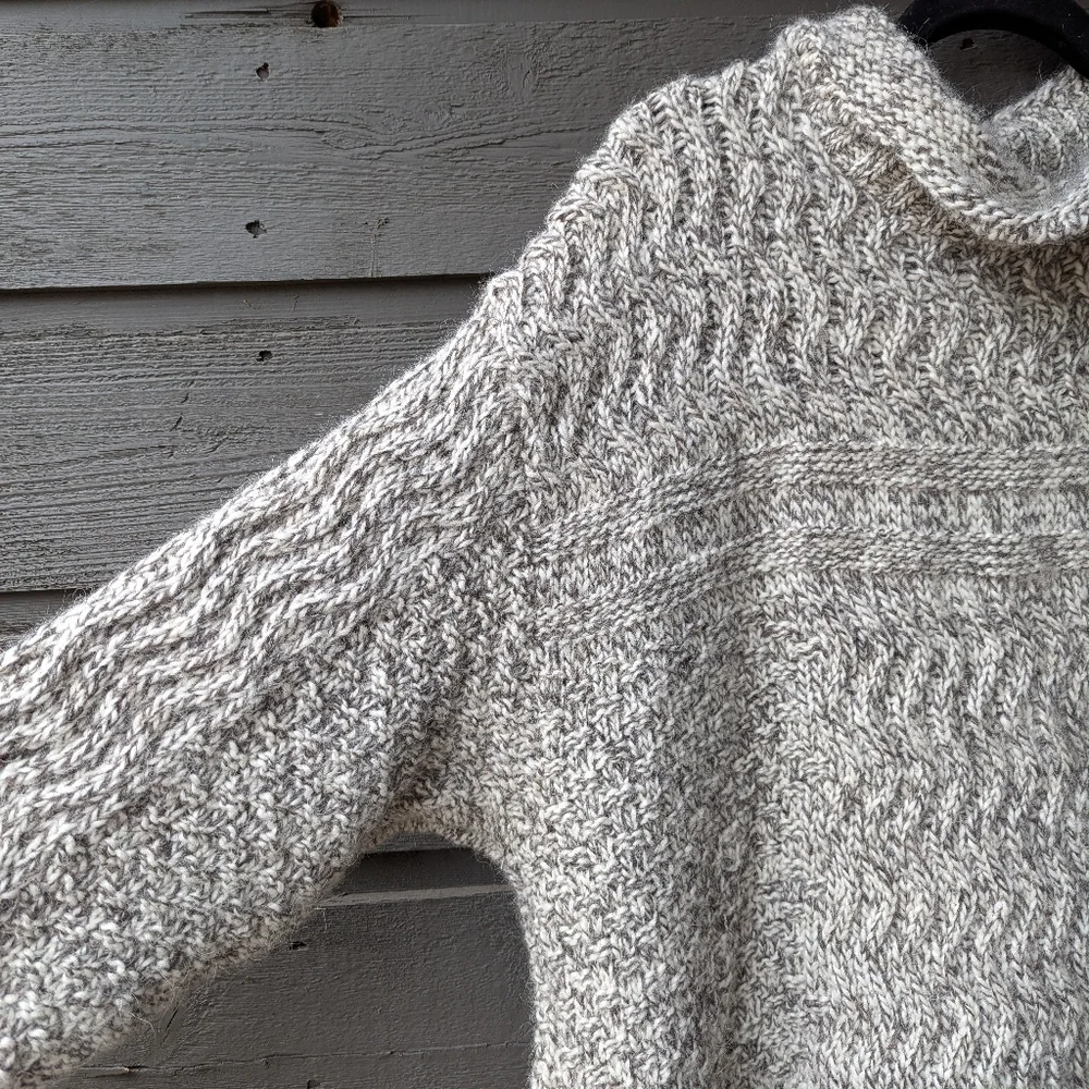 Natura 100% Pure New Wool Roll Neck Sweater Size Large Oversized